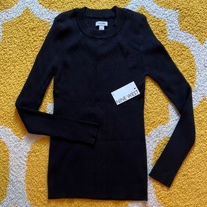 Nine West fitted long sleeve crew neck sweater